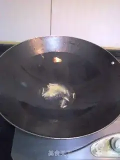 Make stir-fried three shredded cabbage step 2