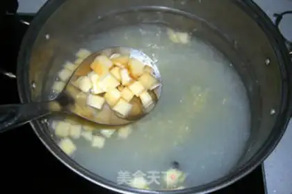 Make Grape, apple and yellow rice porridge step 5