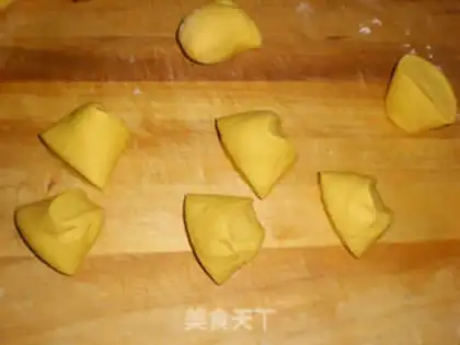 Make Pumpkin bean paste bun step 8