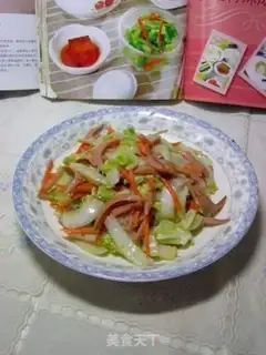 Make stir-fried three shredded cabbage step 7