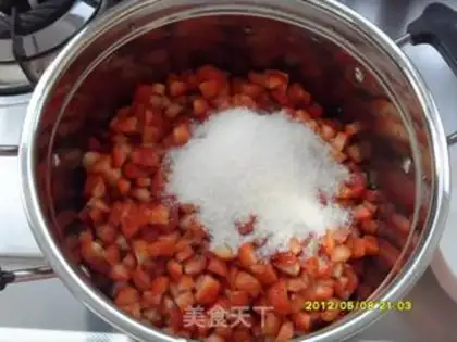 Make strawberry jam step 2