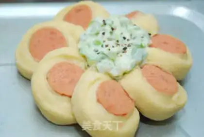 Make Plum Blossom and Chives Hot Dog step 7