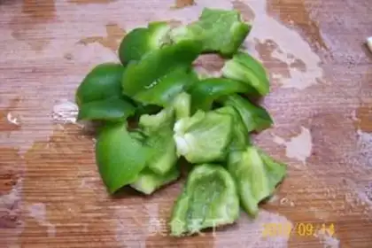 Make Oolong fish with pickled pepper and pickled cabbage step 1