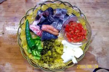 Make Oolong fish with pickled pepper and pickled cabbage step 4