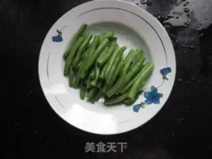 Make Braised noodles with green beans step 2
