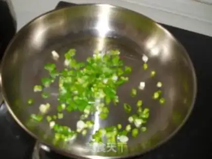 Make Mixed noodles with scallion oil step 3
