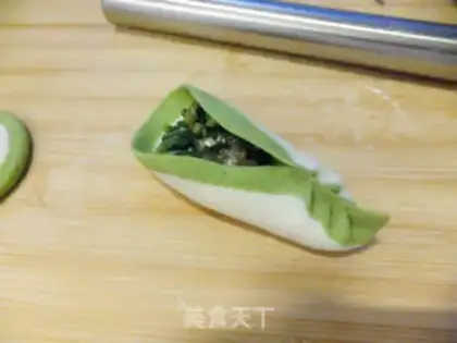 Make Steamed dumplings with willow leaves step 3