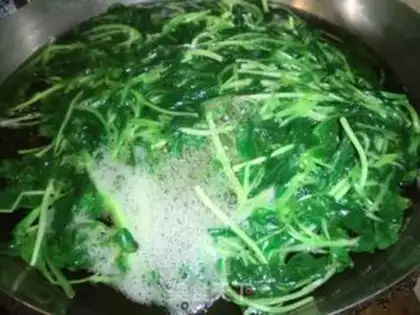 Make Mixed noodles with tomatoes, eggs and vegetables step 13