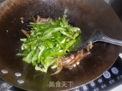Make Little dried fish with green pepper step 5