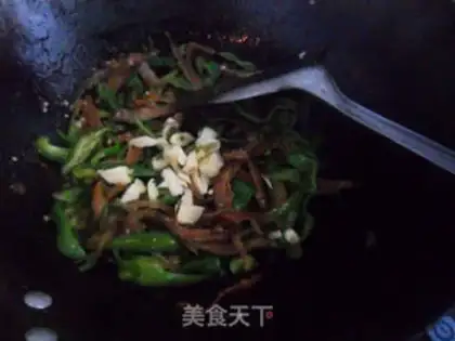 Make Little dried fish with green pepper step 6