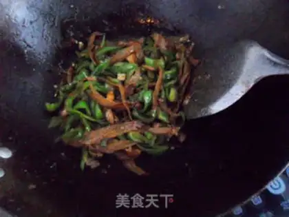 Make Little dried fish with green pepper step 7