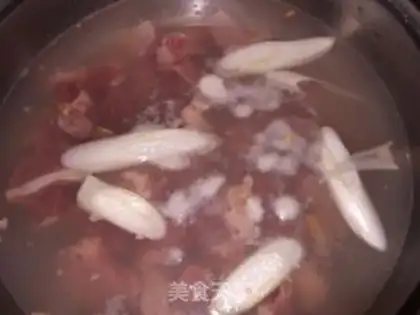 Make Stewed beef brisket with tomato step 1