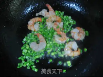 Make Fried rice with shrimp and egg step 5