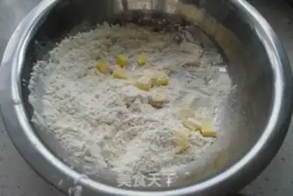 Make creamy soda biscuits step 1