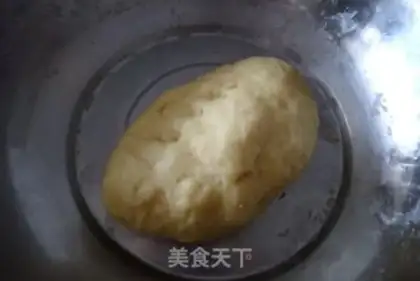 Make creamy soda biscuits step 3