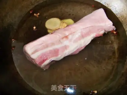 Make Twice-cooked pork with garlic sprouts step 0