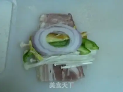 Make bacon and vegetable roll step 2