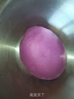 Make Purple sweet potato corn flour steamed buns step 2