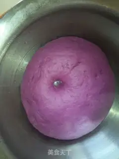Make Purple sweet potato corn flour steamed buns step 4