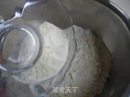 Make Crispy strawberry pie step 4