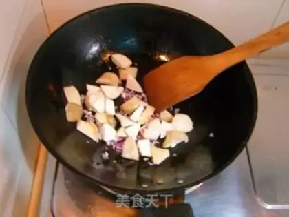 Make Aromatic pork abalone and mushroom rice step 3