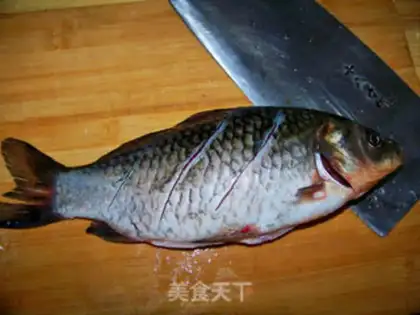 Make Secret hot and sour carp step 1