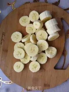 Make Banana yogurt popsicles step 2