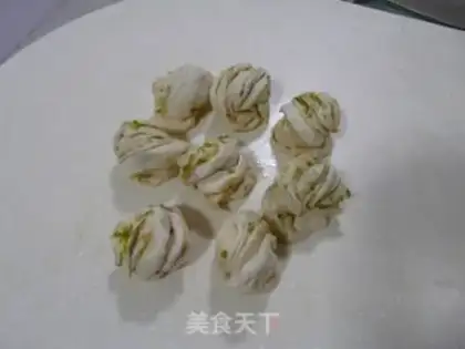 Make Scallion scented rolls step 9