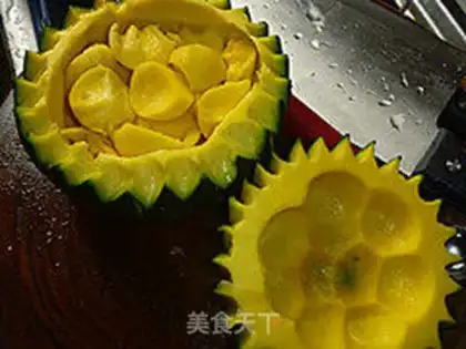 Make Stewed ribs with golden melon and southern milk step 2