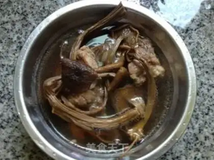 Make Tea tree mushroom dragon bone soup step 6