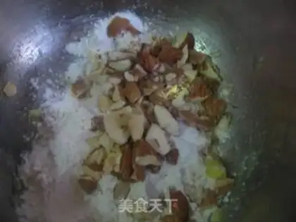 Make Crispy strawberry pie step 15