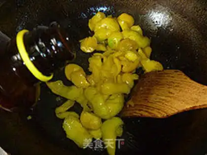 Make Stewed ribs with golden melon and southern milk step 5