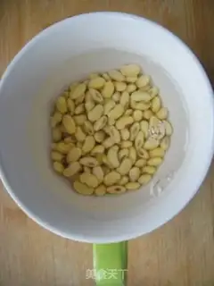 Make Chinese toon bean step 1