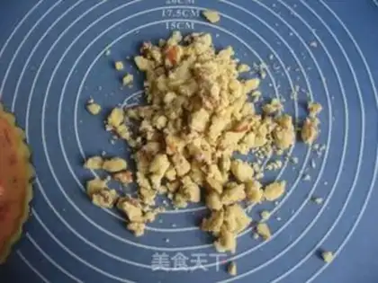 Make Crispy strawberry pie step 17