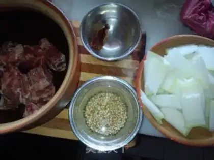 Make Winter melon and coix rice bone soup step 0