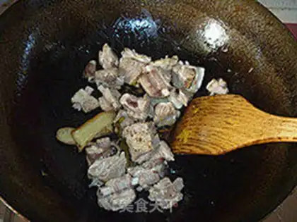 Make Stewed ribs with golden melon and southern milk step 7