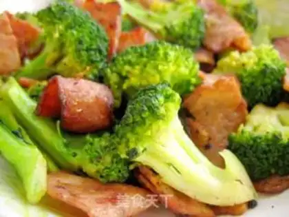 Make stir-fried broccoli with bacon step 0