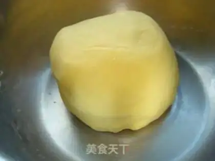Make Zucchini steamed dumplings with corn flour step 2