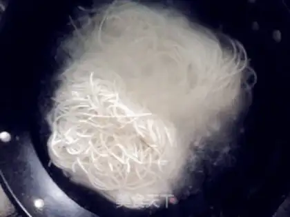 Make fried noodles step 20