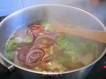 Make Rosemary mixed vegetables and sheep bone soup step 6