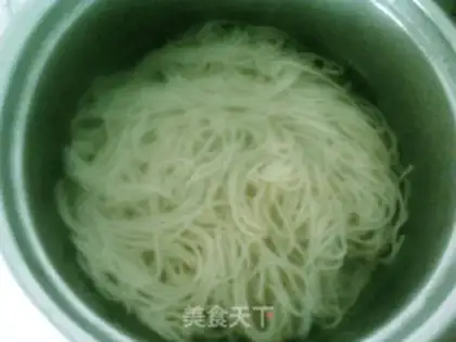 Make fried noodles step 21