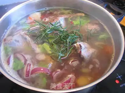 Make Rosemary mixed vegetables and sheep bone soup step 8