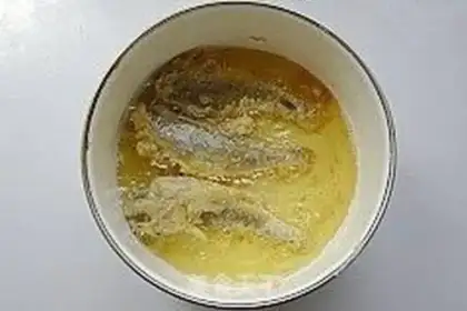 Make Small yellow croaker with pepper and salt step 4
