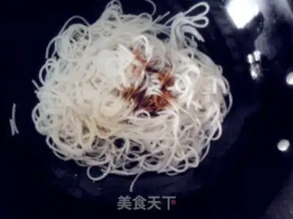Make fried noodles step 26