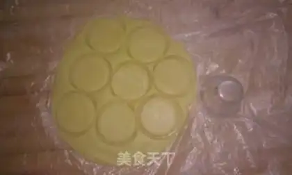 Make Electric pancake biscuit step 12