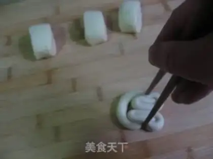 Make Sausage rolls, butterfly rolls, step 5