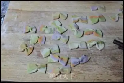 Make Colorful Butterfly Noodles step 9
