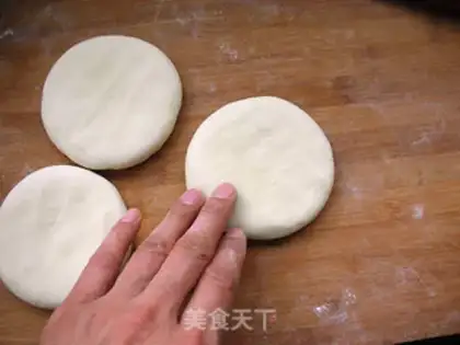 Make Chinese hamburger step 5