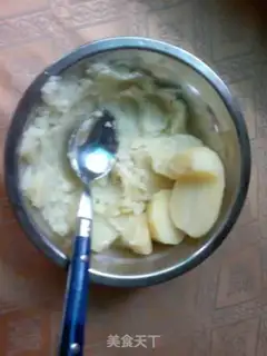 Make milk-flavored potato meatballs step 3