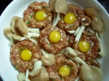 Make Steamed minced pork with quail eggs step 1